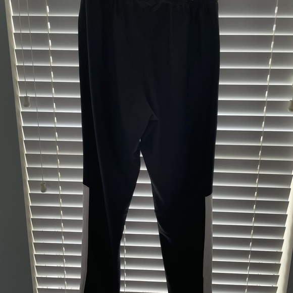 Men’s Under Armour Athletic Pants. Size Medium. - Picture 3 of 5